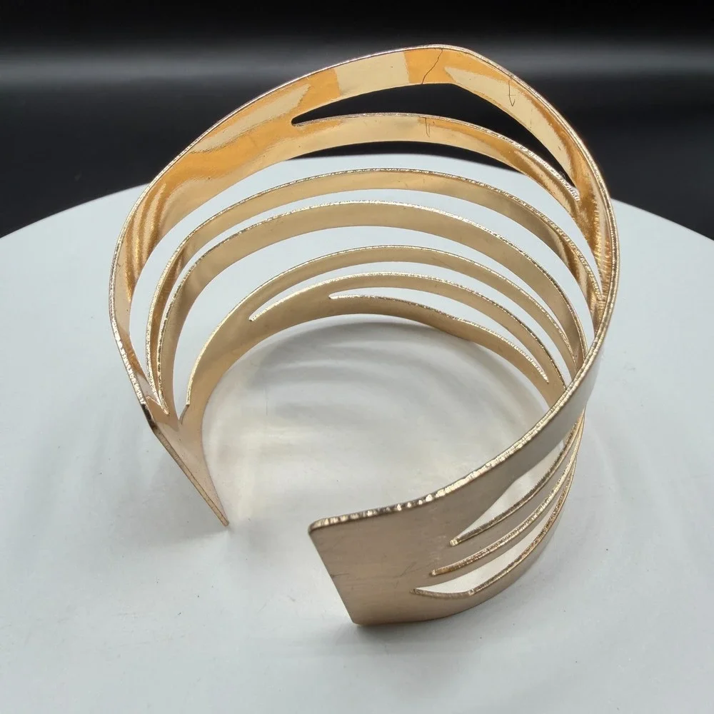 N/A bold gold